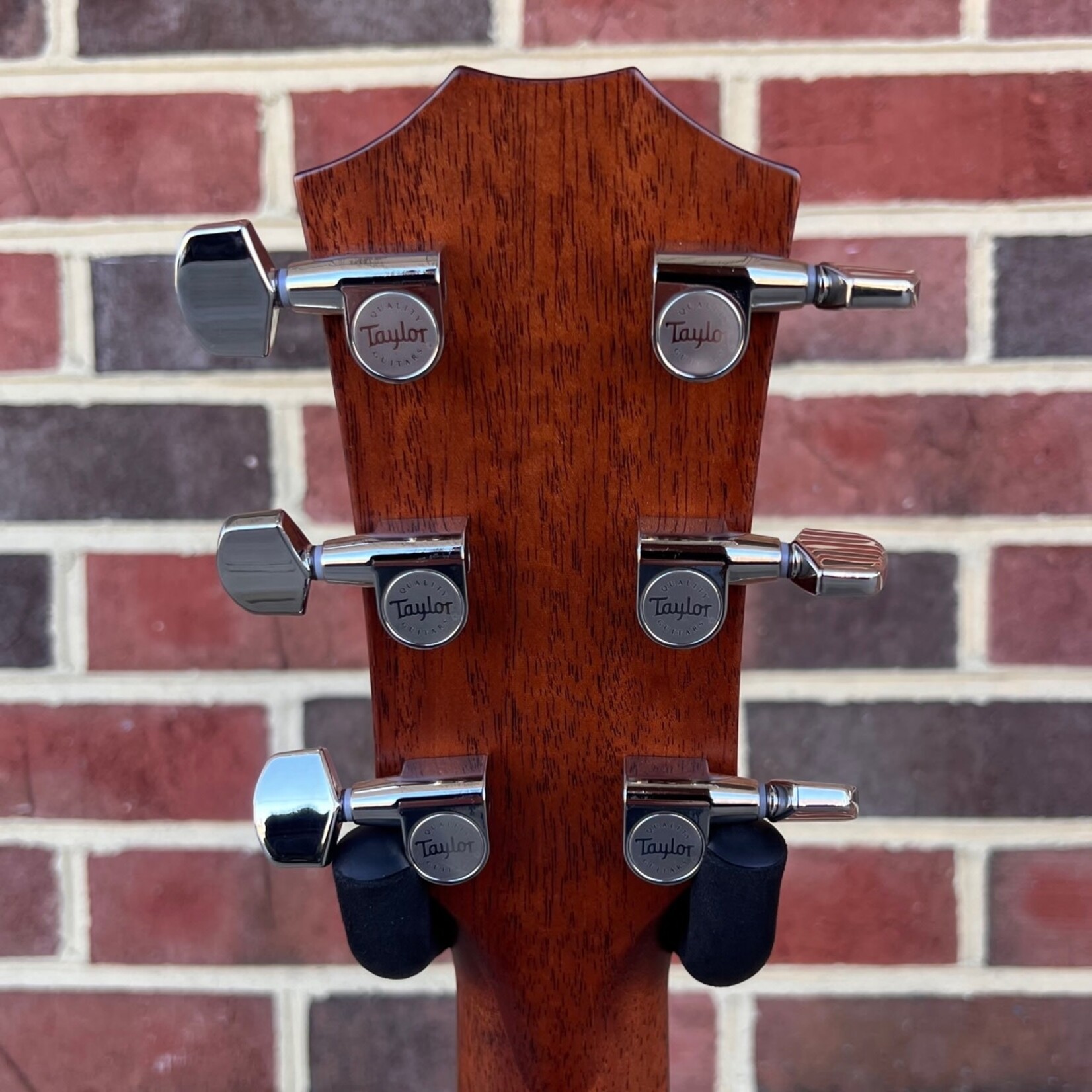 Taylor Taylor 414ce-R, Tobacco Sunburst, Sitka Spruce Top, Rosewood Back and Sides, ES2 Electronics, Hardshell Case