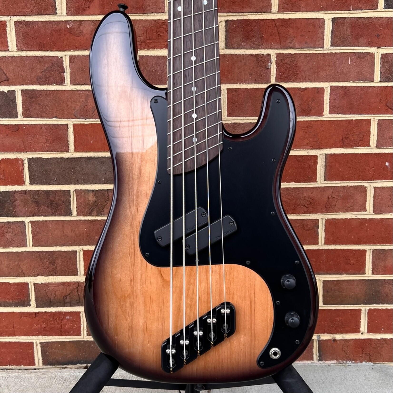 Dingwall Dingwall Super P Custom 5-String, Natural to Black Burst, Alder Body, 1pc Maple Neck, Matte Black Pickguard, Black Hardware, Dingwall Deluxe Gig Bag, SN# 7033