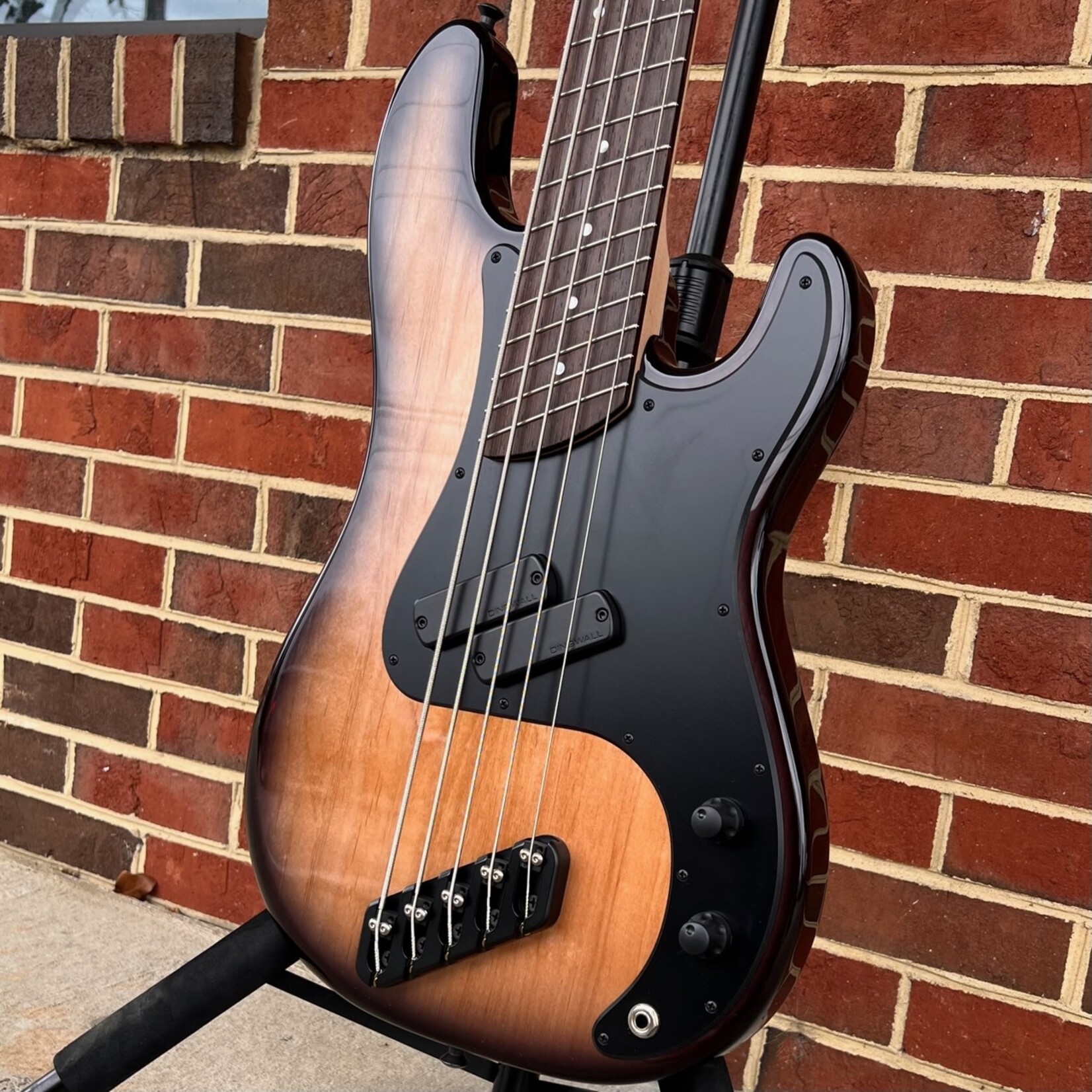 Dingwall Dingwall Super P Custom 5-String, Natural to Black Burst, Alder Body, 1pc Maple Neck, Matte Black Pickguard, Black Hardware, Dingwall Deluxe Gig Bag, SN# 7033