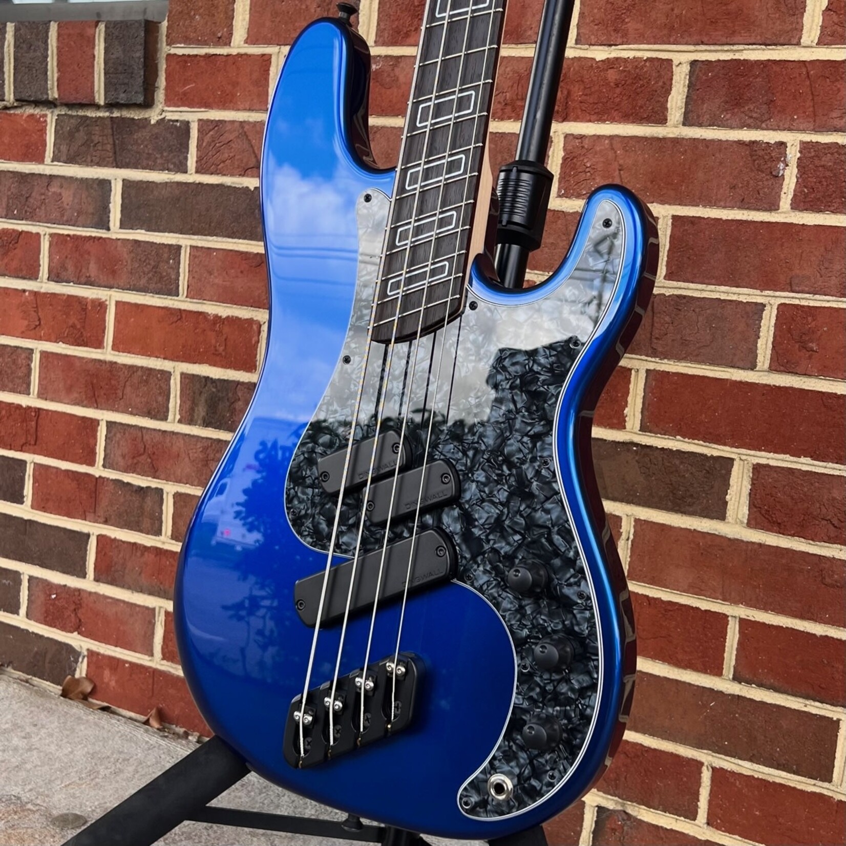 Dingwall Dingwall Super PJ Custom 4-String, Metallic Blueberry, Alder Body, Wenge Fretboard, Maple Neck, Ghost Block Inlays, Matching Headstock, P-Tone Bridge Pickup, Hipshot Extender Key, Dingwall Deluxe Gig Bag