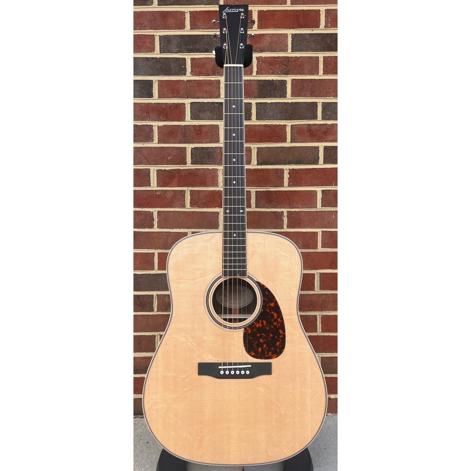 Larrivee Larrivee D-40R, Bear Claw Sitka Spruce Top, Indian Rosewood Back & Sides, Maple Binding, Ebony Bridge & Fretboard, Bone Nut & Saddle, Hardshell Case, SN# 141232