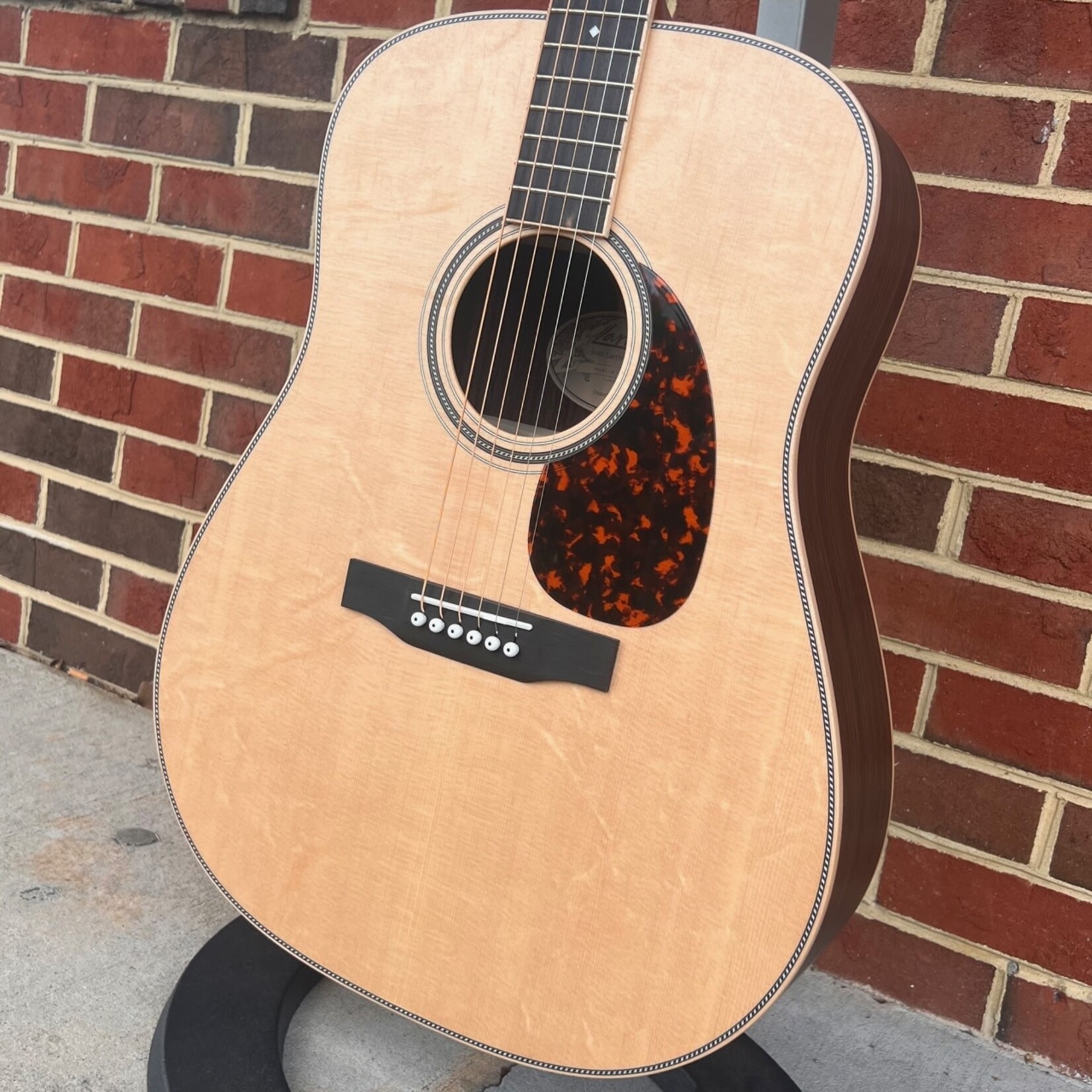 Larrivee Larrivee D-40R, Bear Claw Sitka Spruce Top, Indian Rosewood Back & Sides, Maple Binding, Ebony Bridge & Fretboard, Bone Nut & Saddle, Hardshell Case, SN# 141232