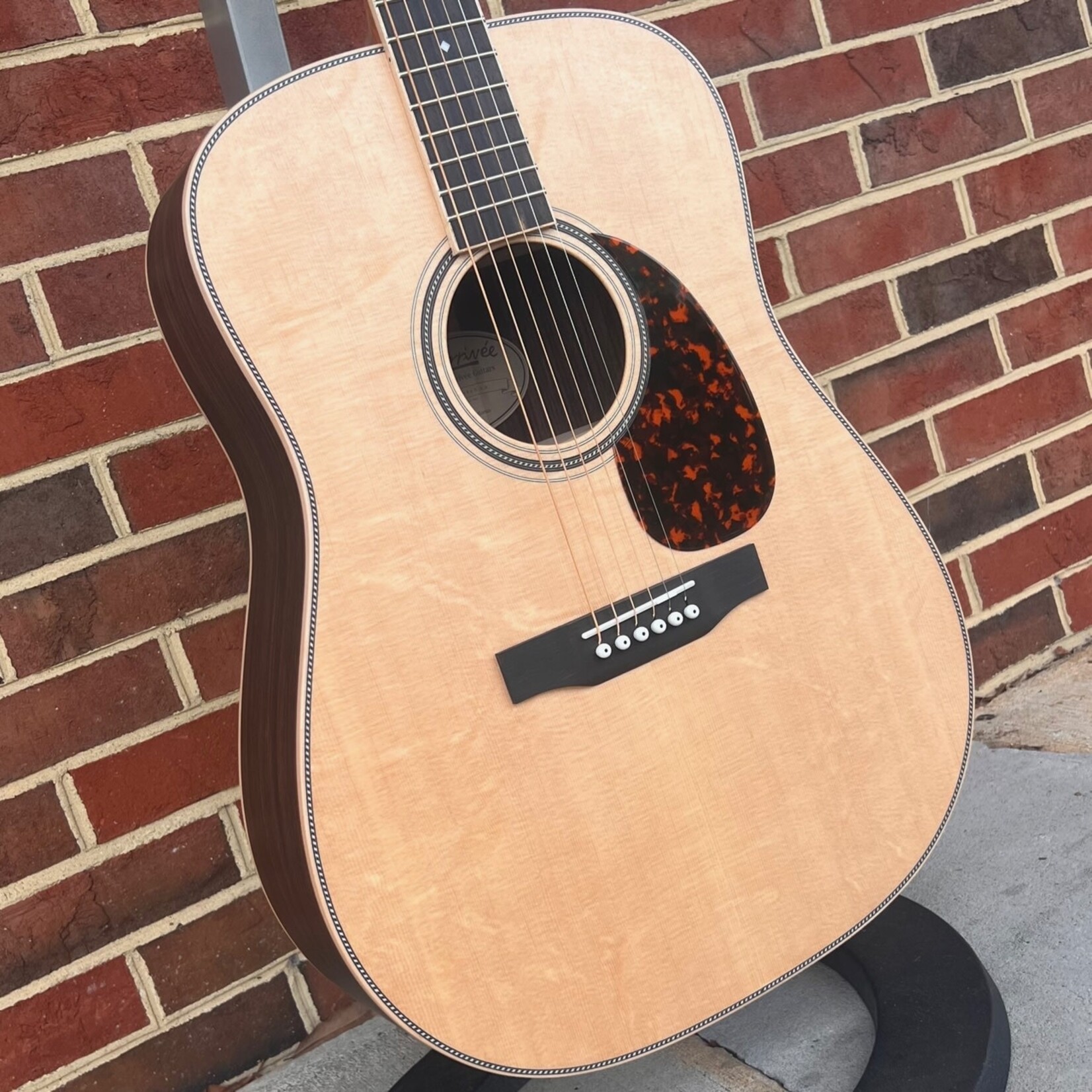 Larrivee Larrivee D-40R, Bear Claw Sitka Spruce Top, Indian Rosewood Back & Sides, Maple Binding, Ebony Bridge & Fretboard, Bone Nut & Saddle, Hardshell Case, SN# 141232