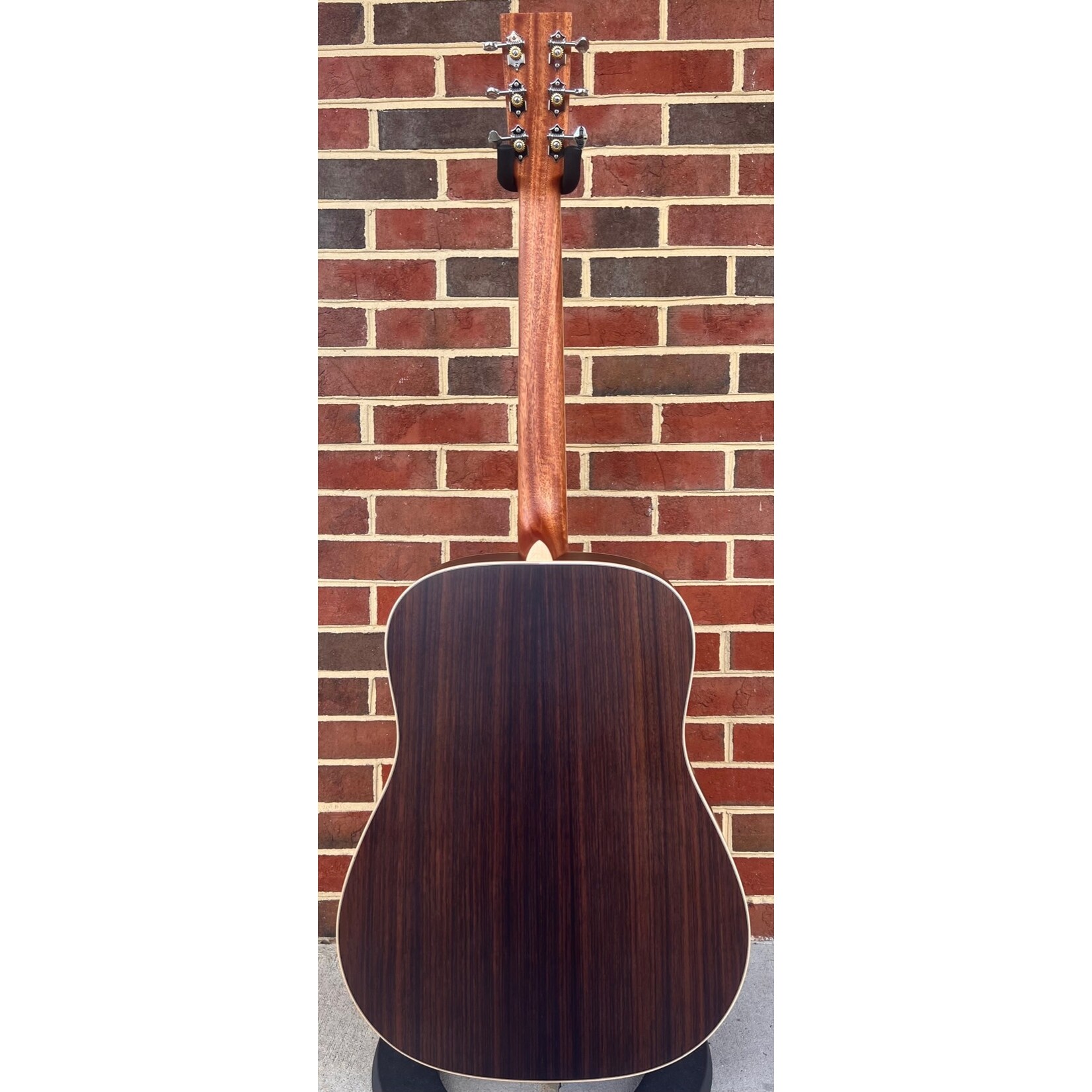 Larrivee Larrivee D-40R, Bear Claw Sitka Spruce Top, Indian Rosewood Back & Sides, Maple Binding, Ebony Bridge & Fretboard, Bone Nut & Saddle, Hardshell Case, SN# 141232