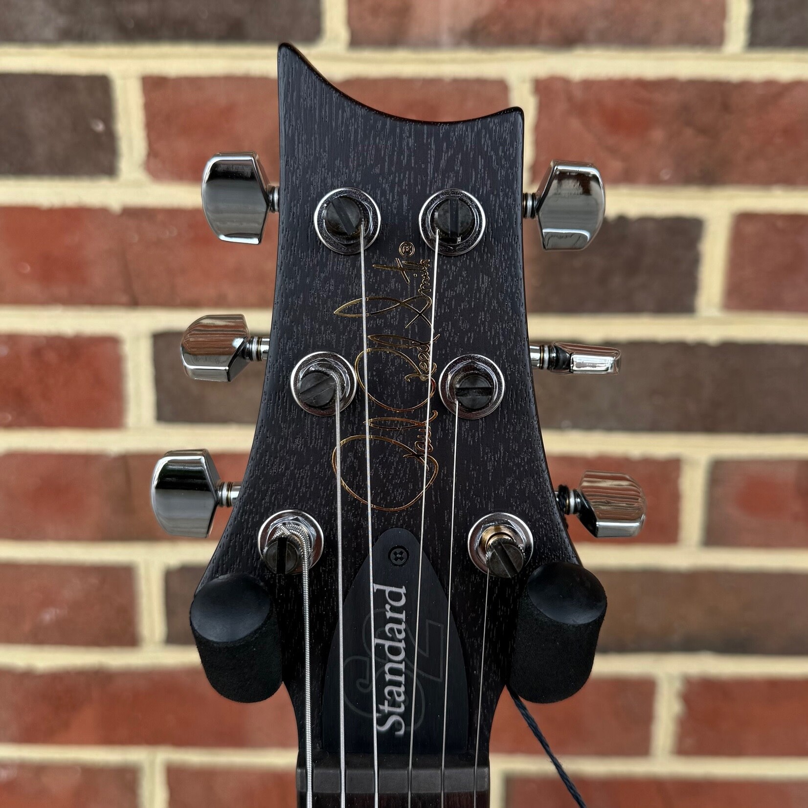 Paul Reed Smith Paul Reed Smith S2 Standard 22 Satin, McCarty Tobacco Sunburst, Mahogany Body & Neck, Rosewood Fretboard, 58/15LT Pickups, Locking Tuners, Gig Bag