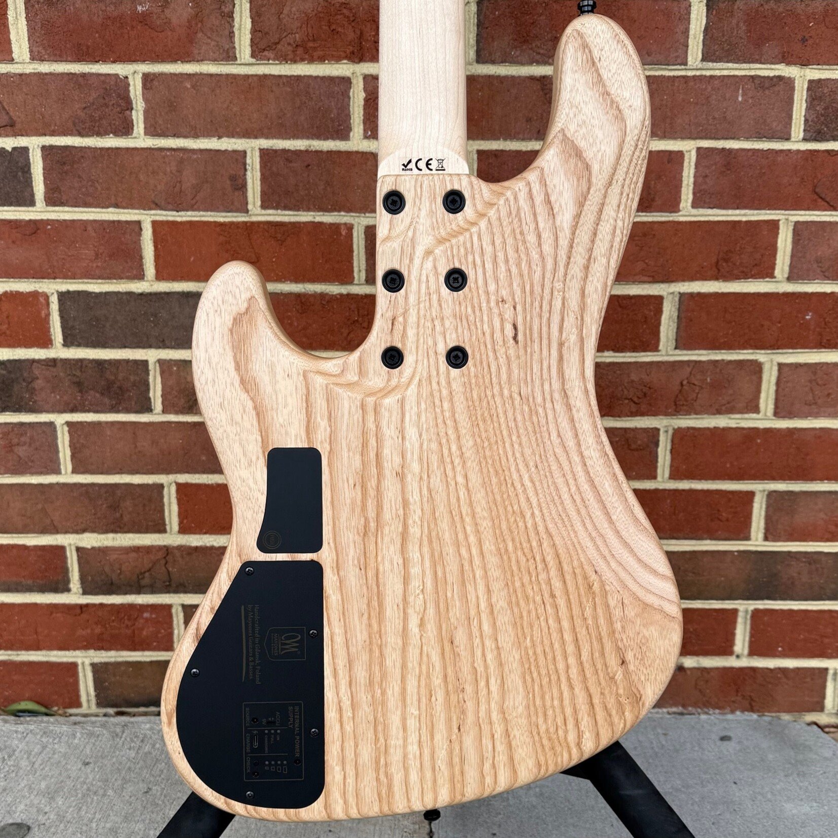 Mayones Mayones Jabba Custom 4, Lava Burst Raw, 4A Eye Poplar Top, Swamp Ash Body, 1pc Maple Neck, Ebony Fretboard, Block Inlays, Velvetrone Muscle Pickup, Mayones Hybrid Case