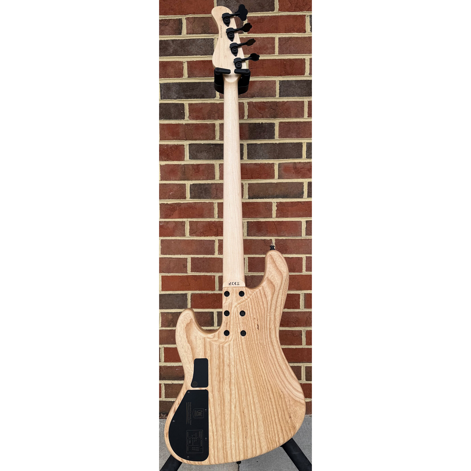 Mayones Mayones Jabba Custom 4, Lava Burst Raw, 4A Eye Poplar Top, Swamp Ash Body, 1pc Maple Neck, Ebony Fretboard, Block Inlays, Velvetrone Muscle Pickup, Mayones Hybrid Case