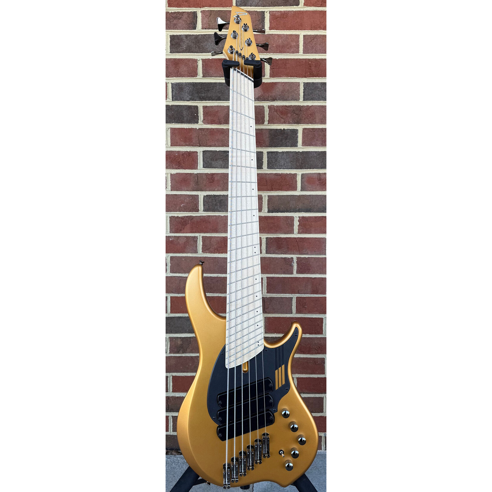Dingwall Dingwall NG3 6-String, Matte Gold Metallic, Maple Neck, Maple Fretboard, Matching Headstock, Darkglass Tone Capsule, Dingwall Gig Bag, SN# 17220