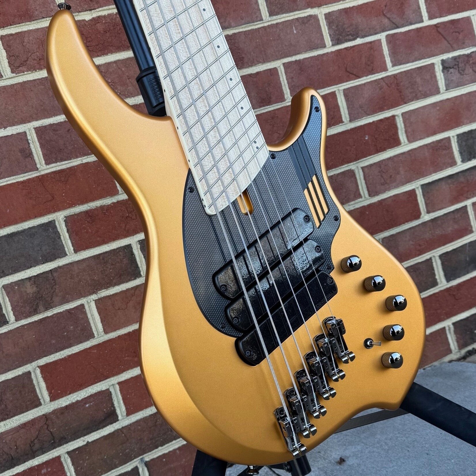 Dingwall Dingwall NG3 6-String, Matte Gold Metallic, Maple Neck, Maple Fretboard, Matching Headstock, Darkglass Tone Capsule, Dingwall Gig Bag, SN# 17220