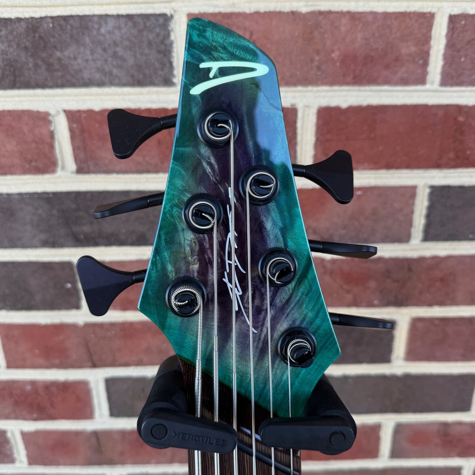 Dingwall Dingwall Z3 6-String, Purple to Turquoise Reverseburst, Maple Burl X-Top, Swamp Ash Body, 5pc Maple Neck, Wenge Fretboard, Colored Pearloid Speedo Bar Inlays, Super Fatty II Pickups, Neve Preamp w/ Master Tone Control, Dingwall Deluxe Gig Bag (USED)