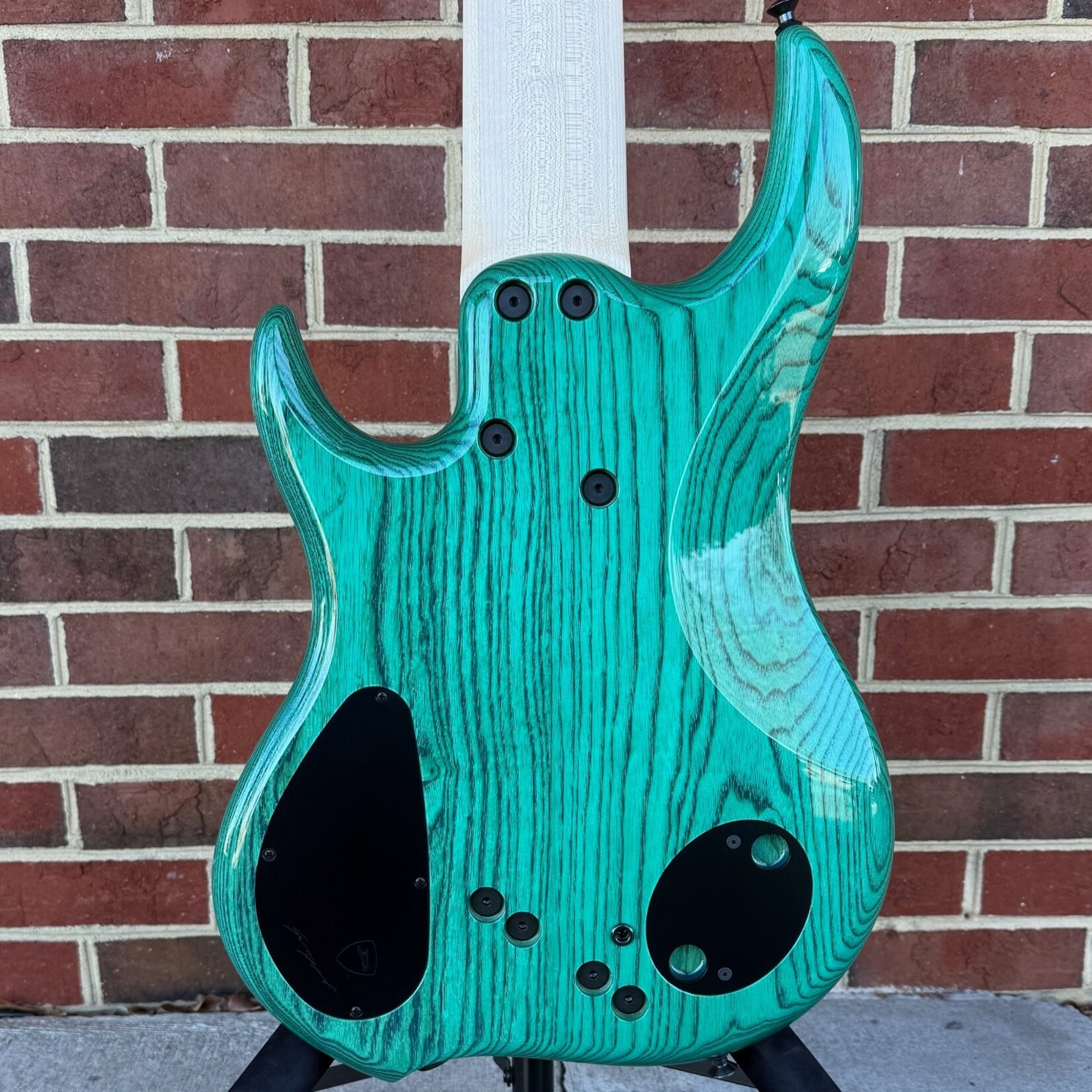 Dingwall Dingwall Z3 6-String, Purple to Turquoise Reverseburst, Maple Burl X-Top, Swamp Ash Body, 5pc Maple Neck, Wenge Fretboard, Colored Pearloid Speedo Bar Inlays, Super Fatty II Pickups, Neve Preamp w/ Master Tone Control, Dingwall Deluxe Gig Bag (USED)