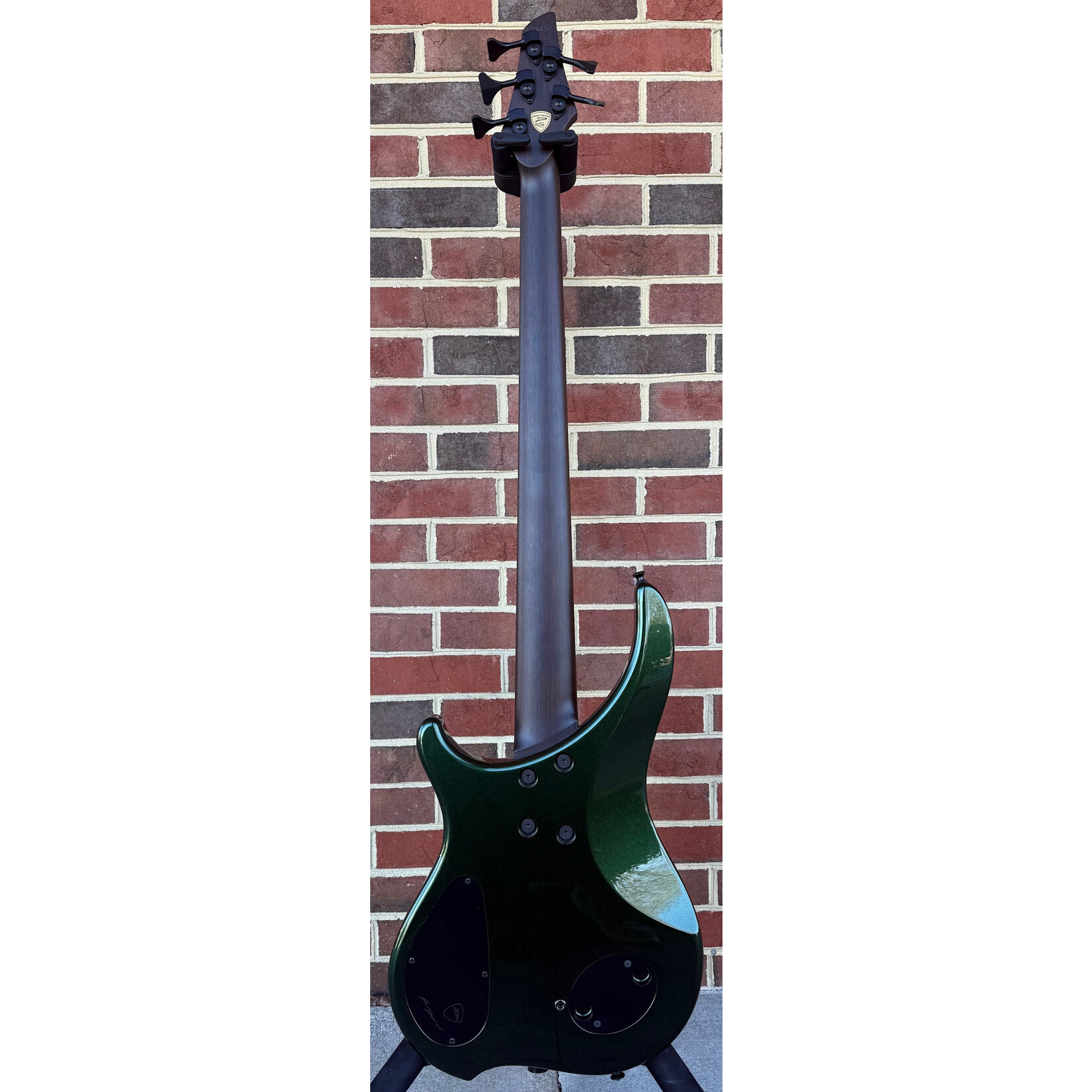 Dingwall Dingwall Custom ABII 5-String, NAMM Bass, Dark Candy Green, Walnut Top, Flame Maple Contrast Layer, Walnut Body, Wenge Neck & Fretboard, P-Tone/FD3 Pickups, Neve Preamp w/ Master Tone & Mini Toggles, 12th Fret D Inlay with Outline, Dingwall Deluxe