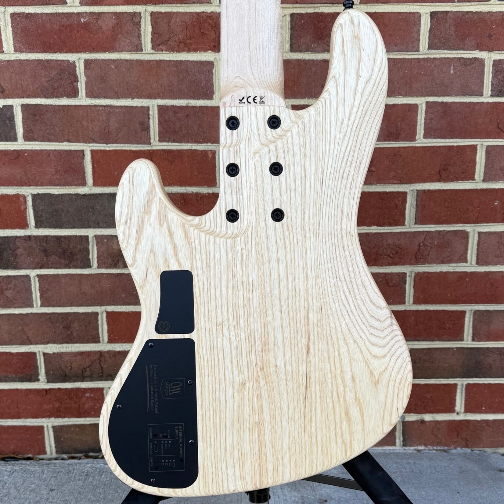 Mayones Mayones Jabba Custom 5, Lava Burst Raw, 4A Eye Poplar Top, Swamp Ash Body, 1pc Maple Neck, 4A Pale Moon Ebony Fretboard, Block Inlays, Velvetrone Muscle 5 Pickup, Mayones Hybrid Case