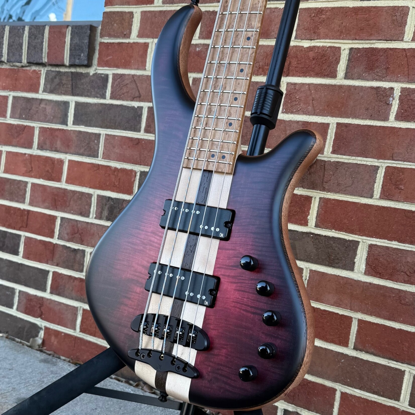 Mayones Mayones Patriot MB 5, NAMM 2025, Red to Black Burst, 4A Flame Maple Top, Mahogany Body, 3pc Maple/Wenge Neck, 4A Birdseye Maple Fretboard, Velvetrone Noble Double 5 Pickups, Musashi Nitoryu Preamp, Mayones Hybrid Case