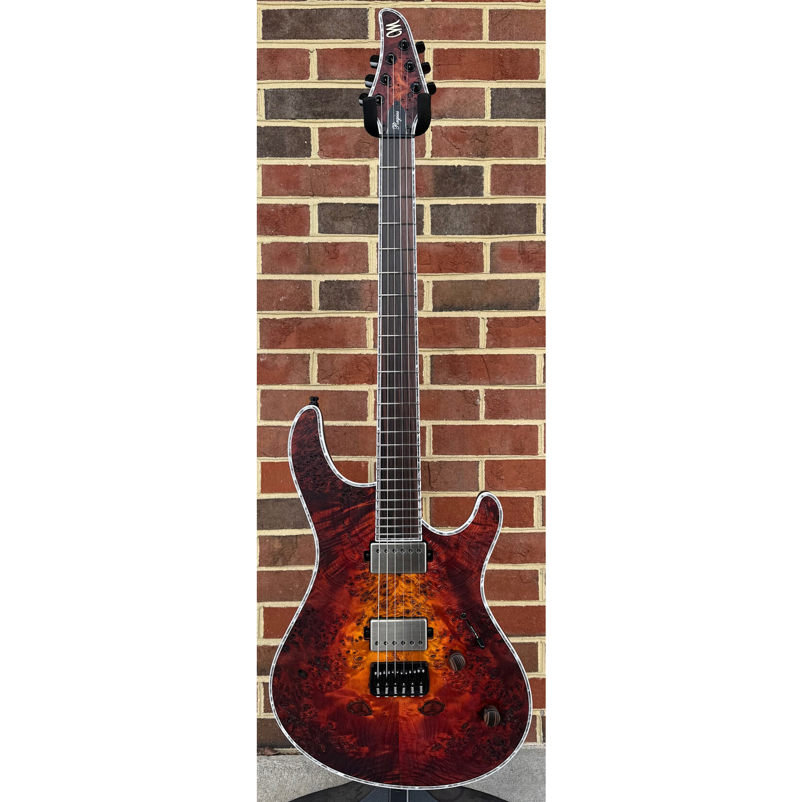 Mayones Mayones Regius 6, Lava Burst RAW, 4A Eye Poplar Top, Swamp Ash Body, 11pc Maple / Mahogany / Wenge / Amazakoe Neck, Royal Ebony Fretboard, Royal Ebony Wood Knobs, Velvetrone Ironside + Solium Pickups, Hardshell Case