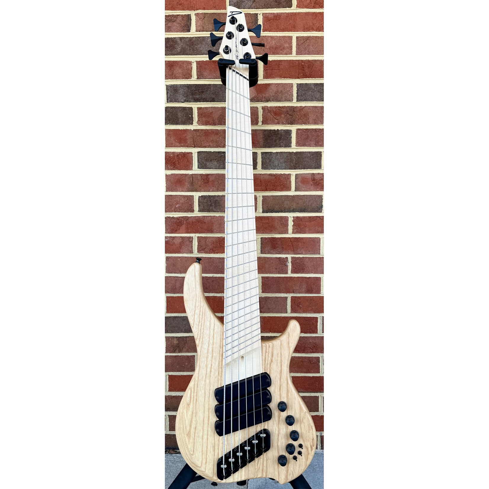 Dingwall Dingwall ABZ Custom 6-String, Natural, Swamp Ash Body, 5pc Maple Neck, Maple Fretboard, P-Tone/Super Fatty II Pickups, Neve Preamp with Toggles, Hipshot Extender Key, Dingwall Deluxe Gig Bag