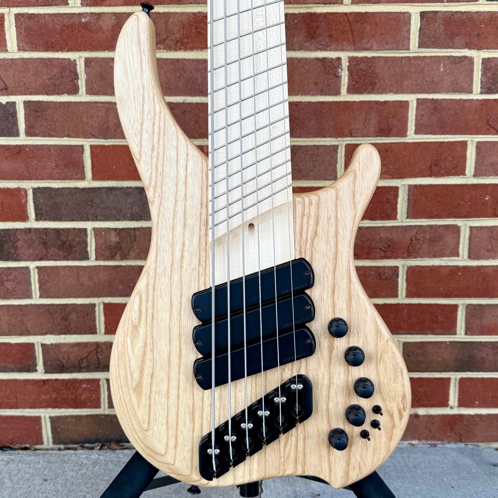 Dingwall Dingwall ABZ Custom 6-String, Natural, Swamp Ash Body, 5pc Maple Neck, Maple Fretboard, P-Tone/Super Fatty II Pickups, Neve Preamp with Toggles, Hipshot Extender Key, Dingwall Deluxe Gig Bag