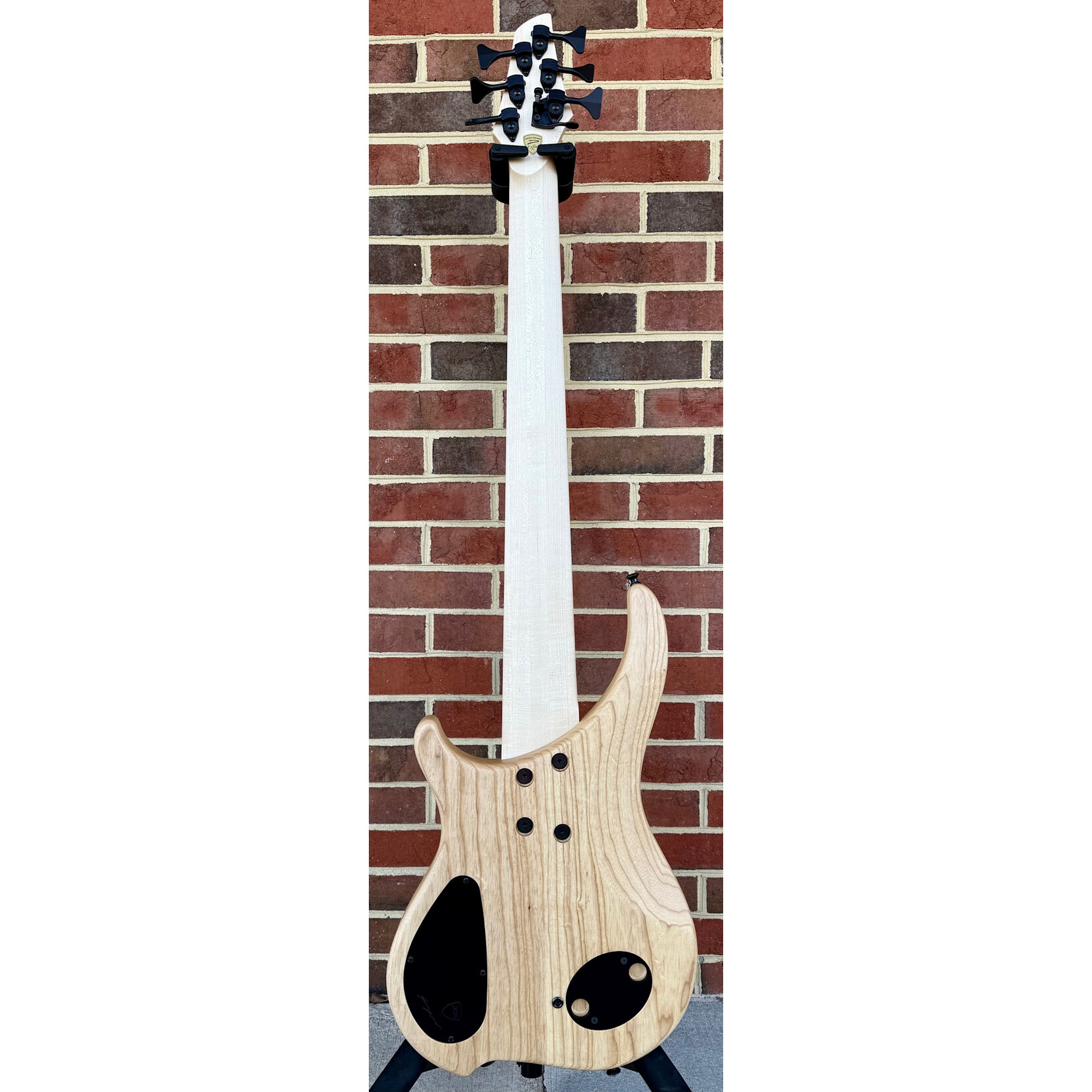 Dingwall Dingwall ABZ Custom 6-String, Natural, Swamp Ash Body, 5pc Maple Neck, Maple Fretboard, P-Tone/Super Fatty II Pickups, Neve Preamp with Toggles, Hipshot Extender Key, Dingwall Deluxe Gig Bag