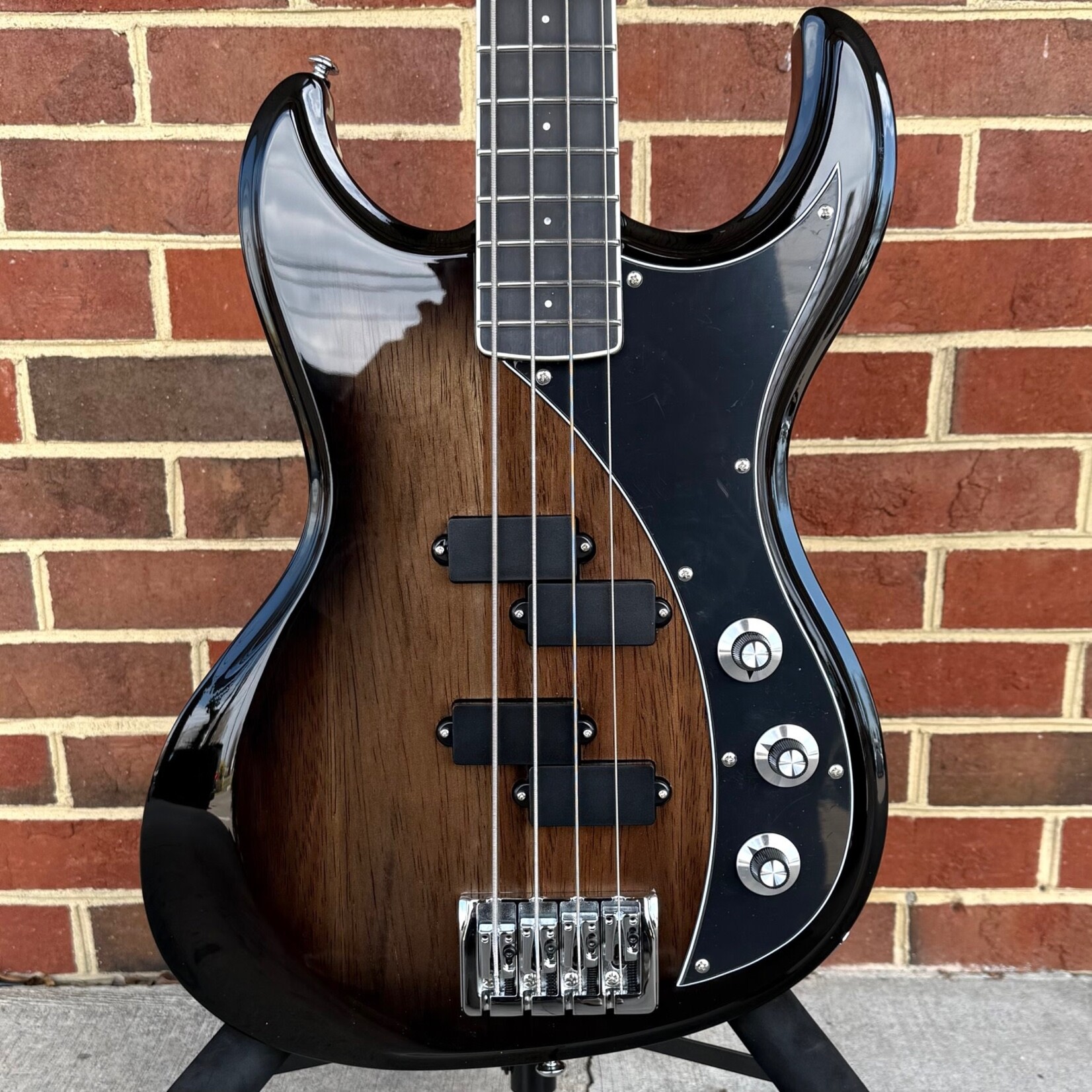 Dunable Guitars Dunable Gnarwhal DE Bass, Black Charcoal Burst, Ebony Fretboard, Dunable P Style Pickups, Chrome Hardware, Gig Bag, SN# GN339
