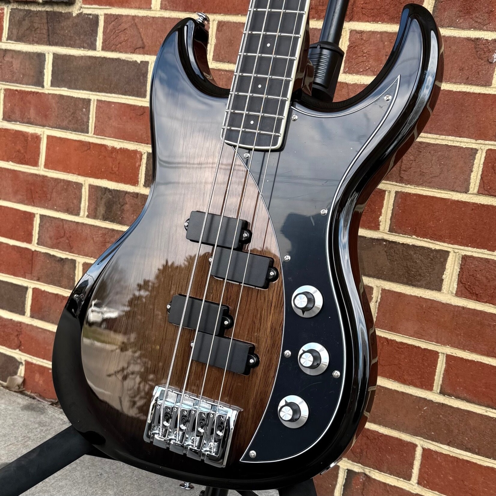 Dunable Guitars Dunable Gnarwhal DE Bass, Black Charcoal Burst, Ebony Fretboard, Dunable P Style Pickups, Chrome Hardware, Gig Bag, SN# GN339