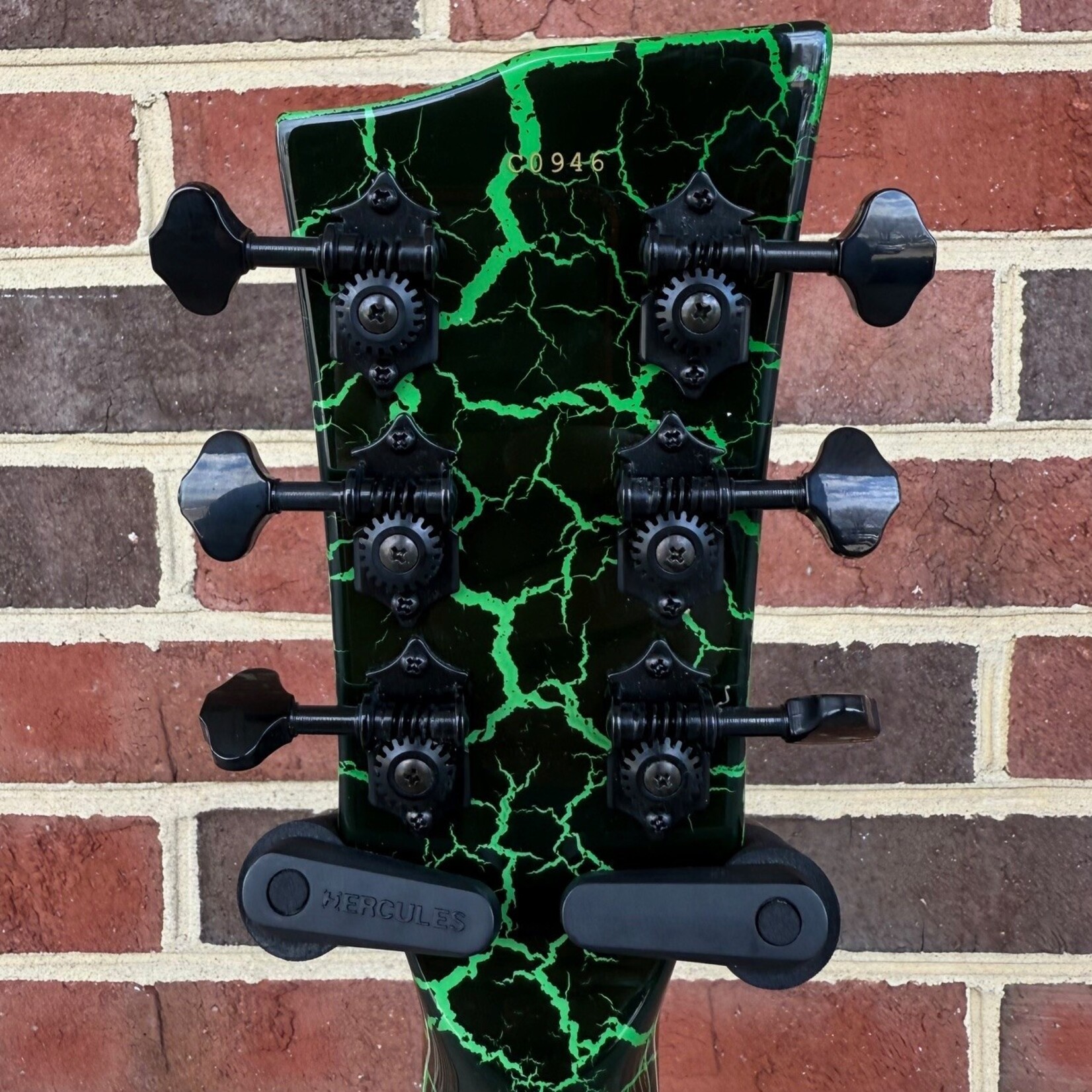 Dunable Guitars Dunable Asteroid DE, Black/Green Crackle, Floyd Rose Tremolo, Dunable Bladewolf Pickups, Gig Bag