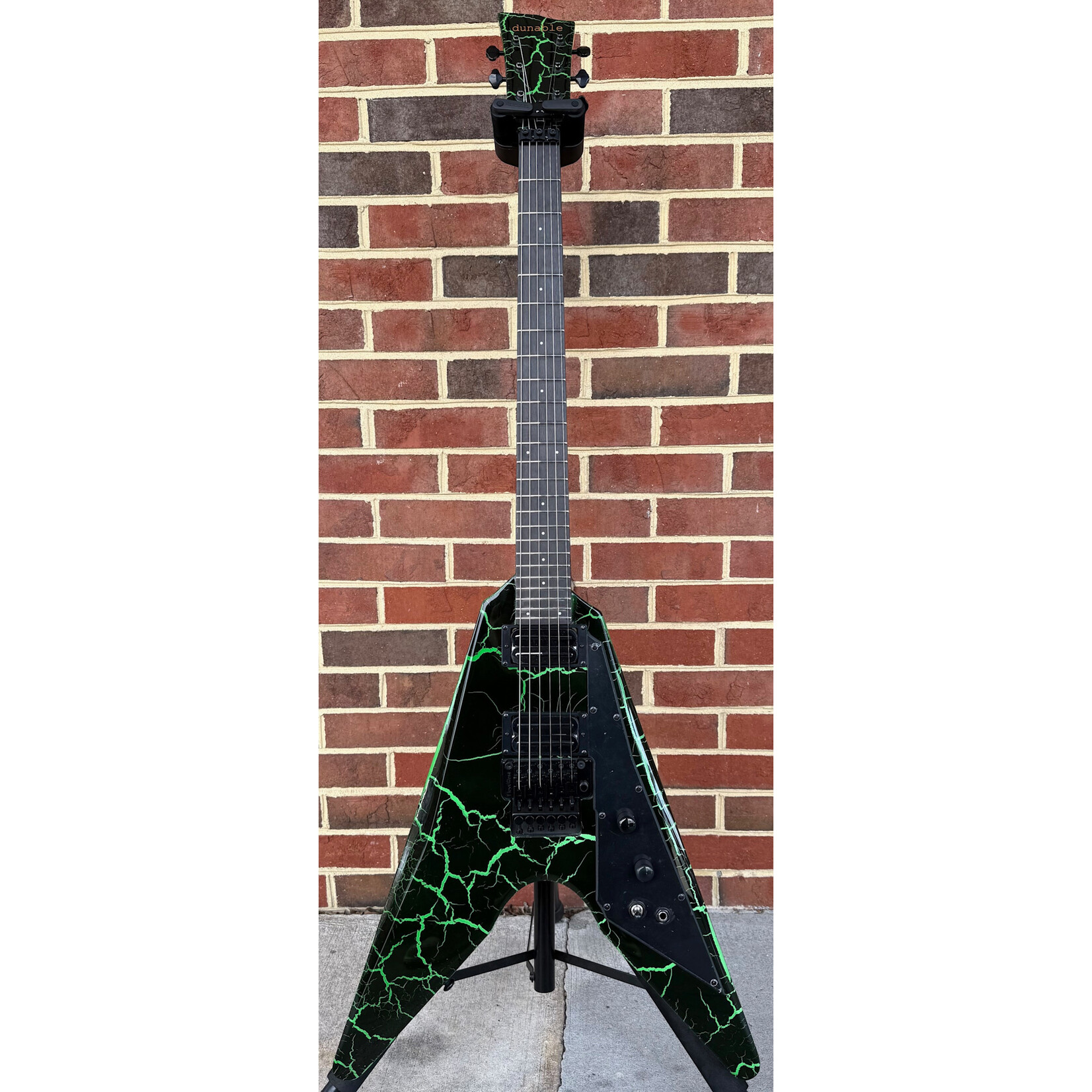 Dunable Guitars Dunable Asteroid DE, Black/Green Crackle, Floyd Rose Tremolo, Dunable Bladewolf Pickups, Gig Bag