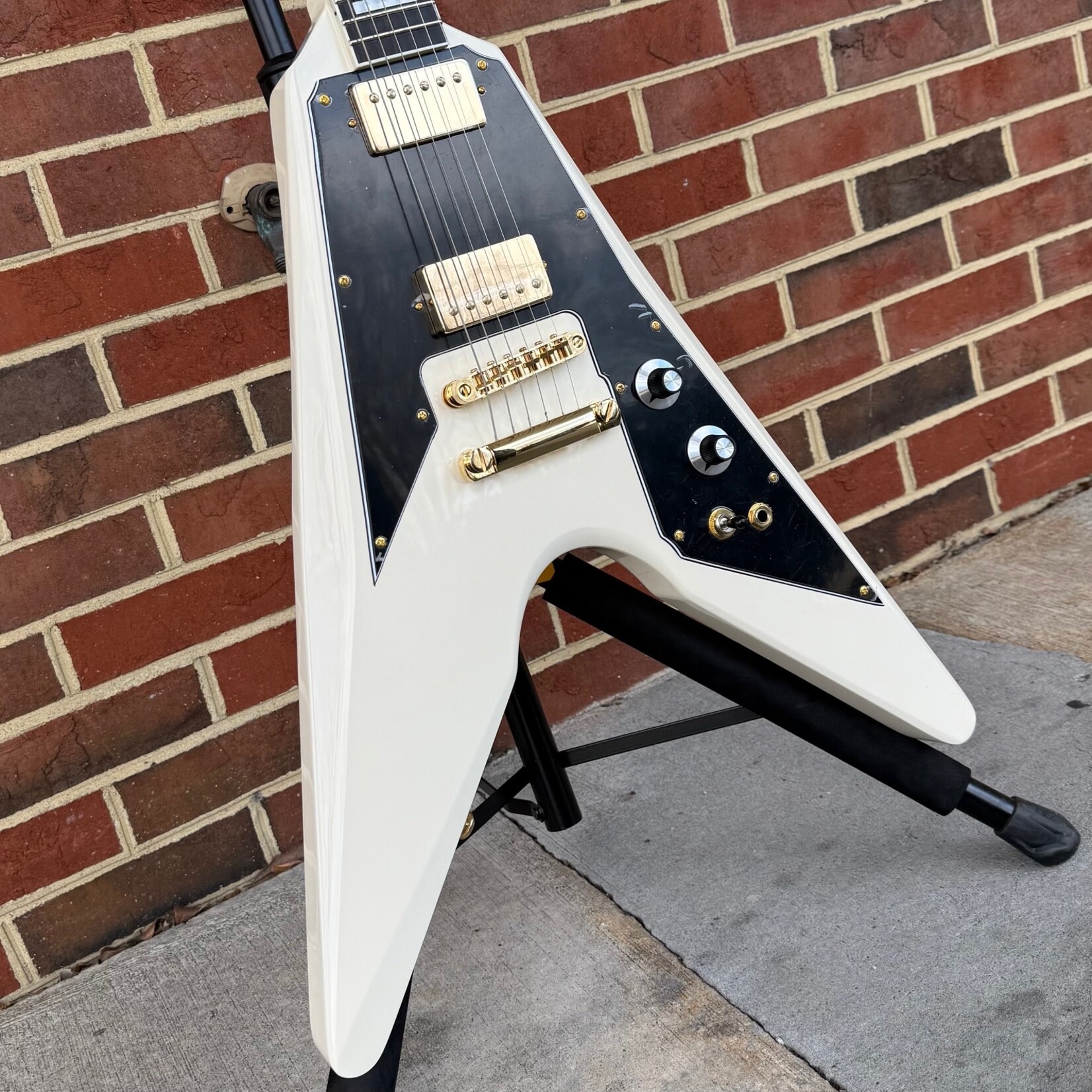 Dunable Guitars Dunable Asteroid DE, Gloss Vintage White, Ebony Fretboard, Block Inlays, Dunable Cthulu Pickups, Gold Hardware, Gig Bag