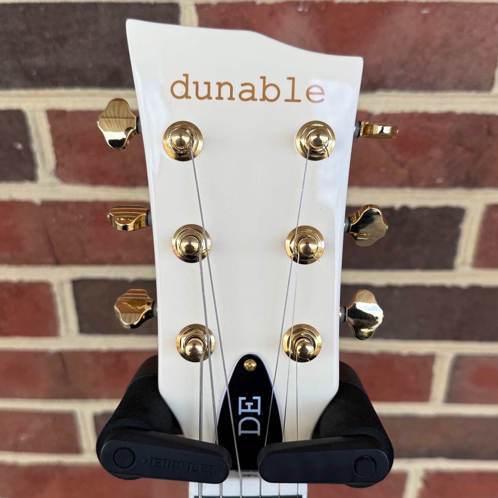 Dunable Guitars Dunable Asteroid DE, Gloss Vintage White, Ebony Fretboard, Block Inlays, Dunable Cthulu Pickups, Gold Hardware, Gig Bag