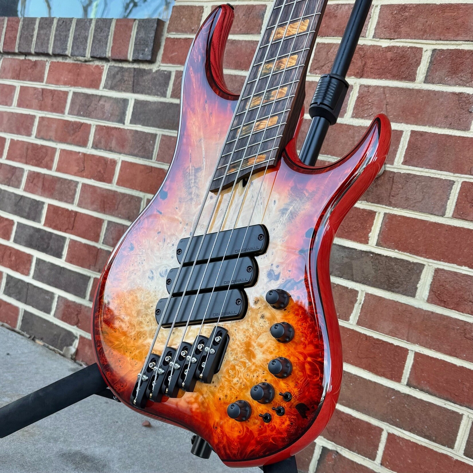 Dingwall Dingwall Z3 Custom 5-String, Explosion Burst, Buckeye Burl Top, Wenge Contrast Layer, Dual-Density Swamp Ash/Northern Alder Body, Wenge Neck, Ebony Fretboard, Matching Wood Block Inlays, Neve Preamp w/ Toggles,