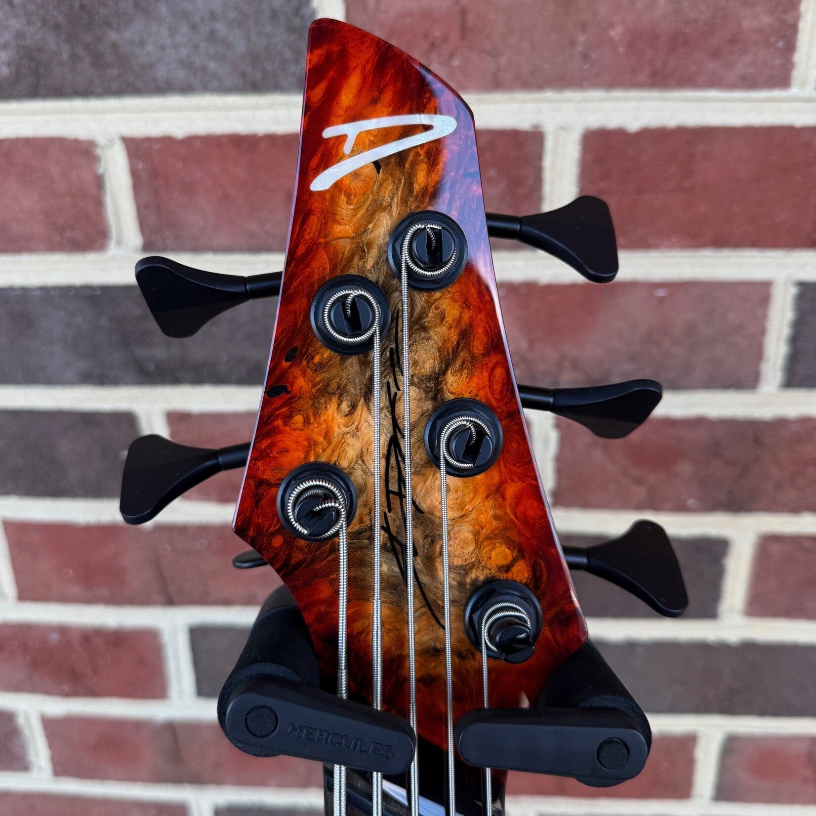 Dingwall Dingwall Custom Z3 5-String, Explosion Burst, Buckeye Burl Top, Wenge Contrast Layer, Dual-Density Swamp Ash/Northern Alder Body, Wenge Neck, Ebony Fretboard, Matching Wood Block Inlays, Neve Preamp w/ Toggles,