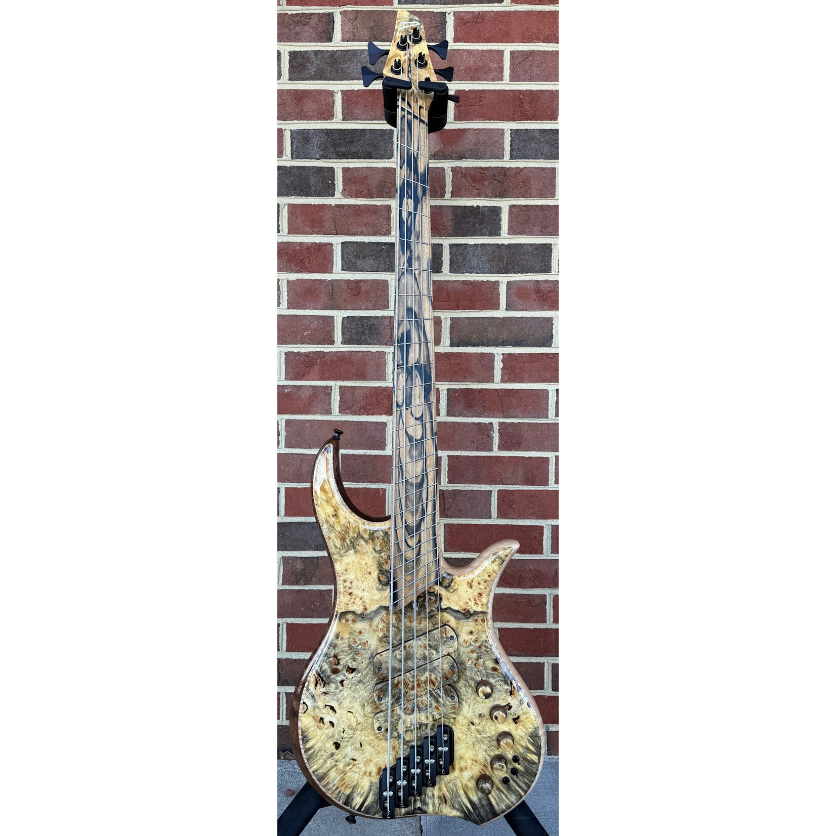 Dingwall Dingwall Prima Artist 5-String, Buckeye Burl Top & Back, Walnut/Flame Maple Body, 5pc Flame Maple/Wenge Neck, Pale Moon Ebony Fretboard, Flame Maple Contrast Layer, PA5 Pickups, Neve Preamp with Master Tone & Mini Toggles, Dingwall Custom Gig Bag