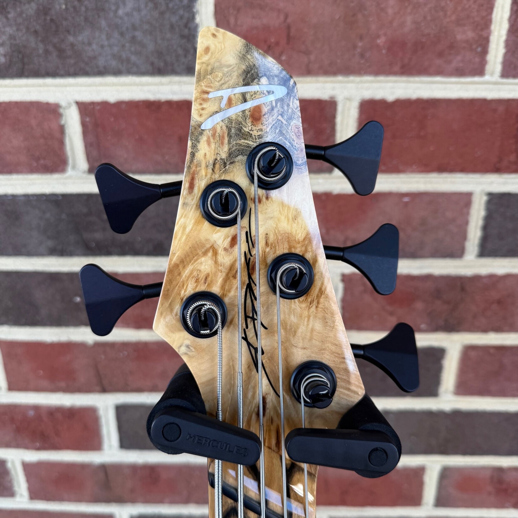 Dingwall Dingwall Prima Artist 5-String, Buckeye Burl Top & Back, Walnut/Flame Maple Body, 5pc Flame Maple/Wenge Neck, Pale Moon Ebony Fretboard, Flame Maple Contrast Layer, PA5 Pickups, Neve Preamp with Master Tone & Mini Toggles, Dingwall Custom Gig Bag