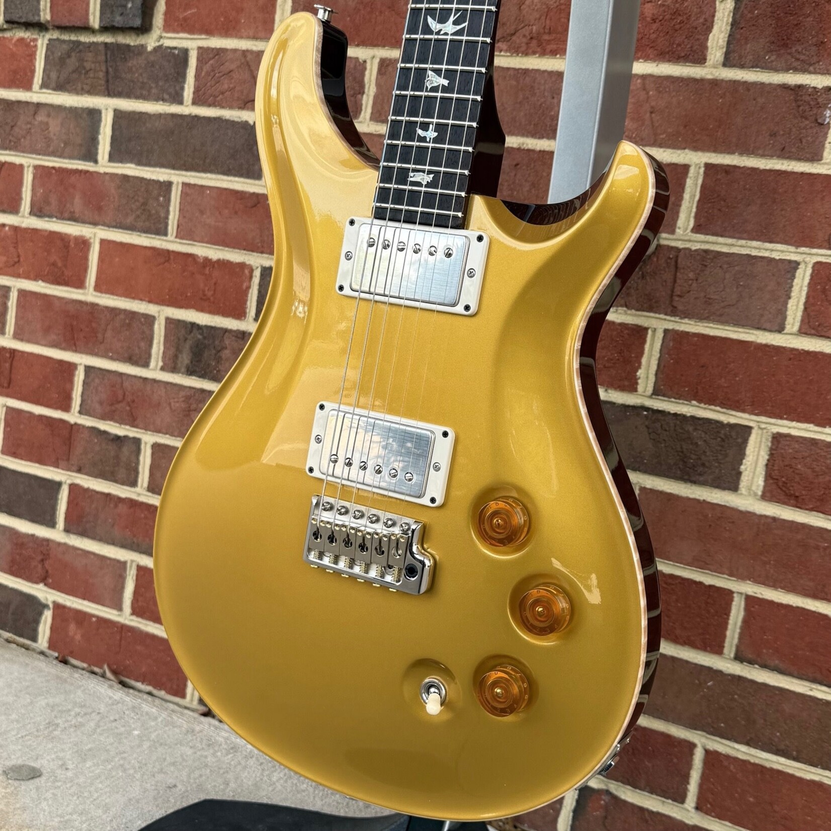 Paul Reed Smith Paul Reed Smith DGT with Birds, Gold Top, Flame Maple Top, Mahogany Body & Neck, Rosewood Fretboard, DGT Neck Carve, DGT Pickups, Hardshell Case