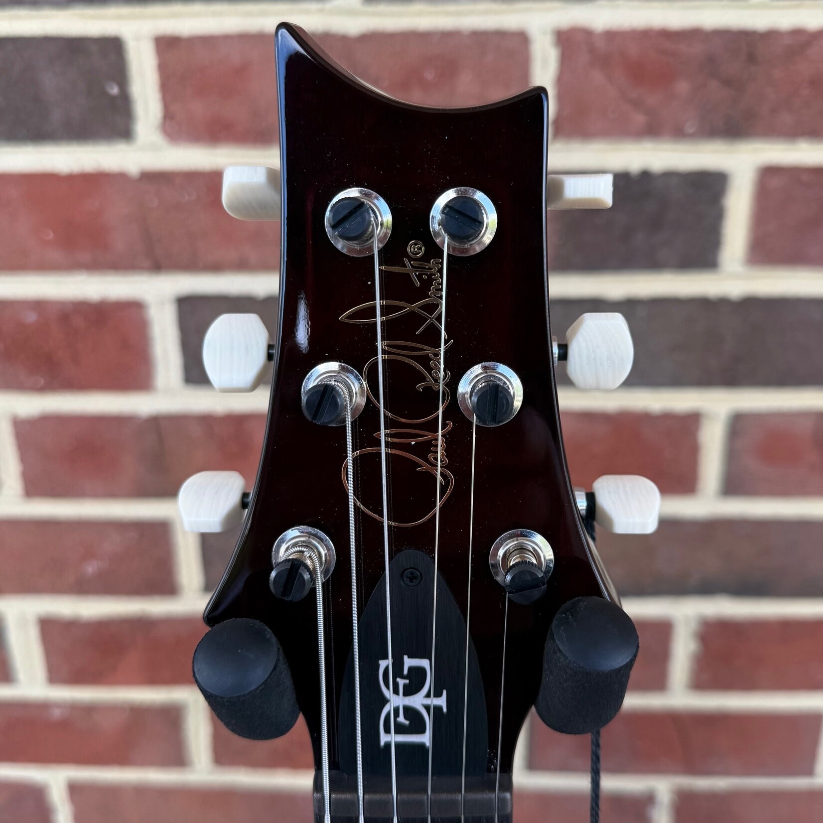 Paul Reed Smith Paul Reed Smith DGT with Birds, Gold Top, Flame Maple Top, Mahogany Body & Neck, Rosewood Fretboard, DGT Neck Carve, DGT Pickups, Hardshell Case