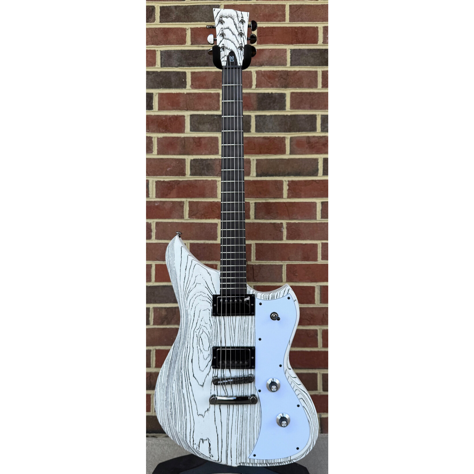 Dunable Guitars Dunable Yeti DE Limited Edition, 1 of 24, Matte White, Swamp Ash Body, Mahogany Neck, Ebony Fretboard, Dunable Cthulu Pickups, Locking Tuners, Gig Bag