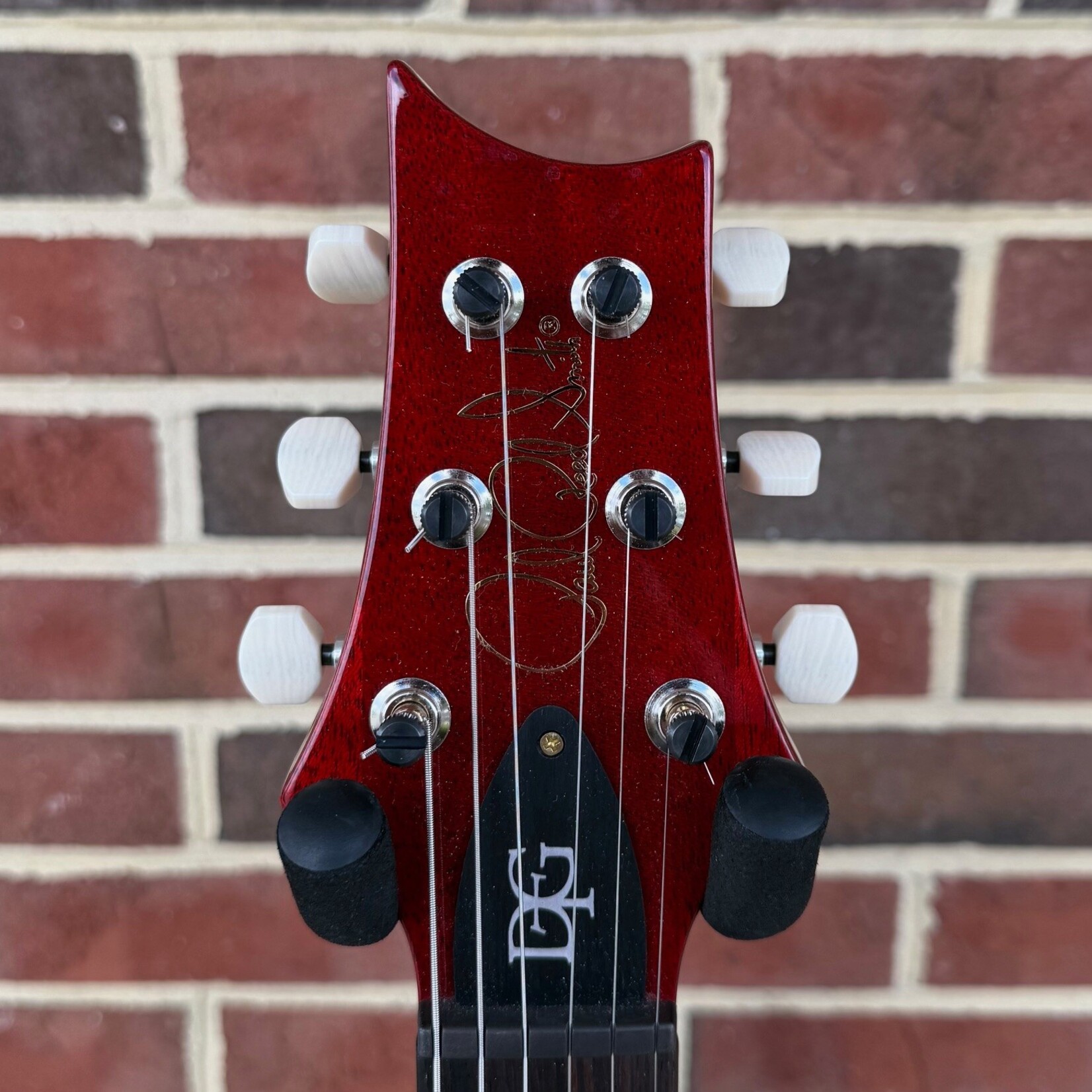Paul Reed Smith Paul Reed Smith DGT 10-Top, McCarty Sunburst, Flame Maple Top, Mahogany Body & Neck, Rosewood Fretboard, Bird Inlays, Hardshell Case (USED)