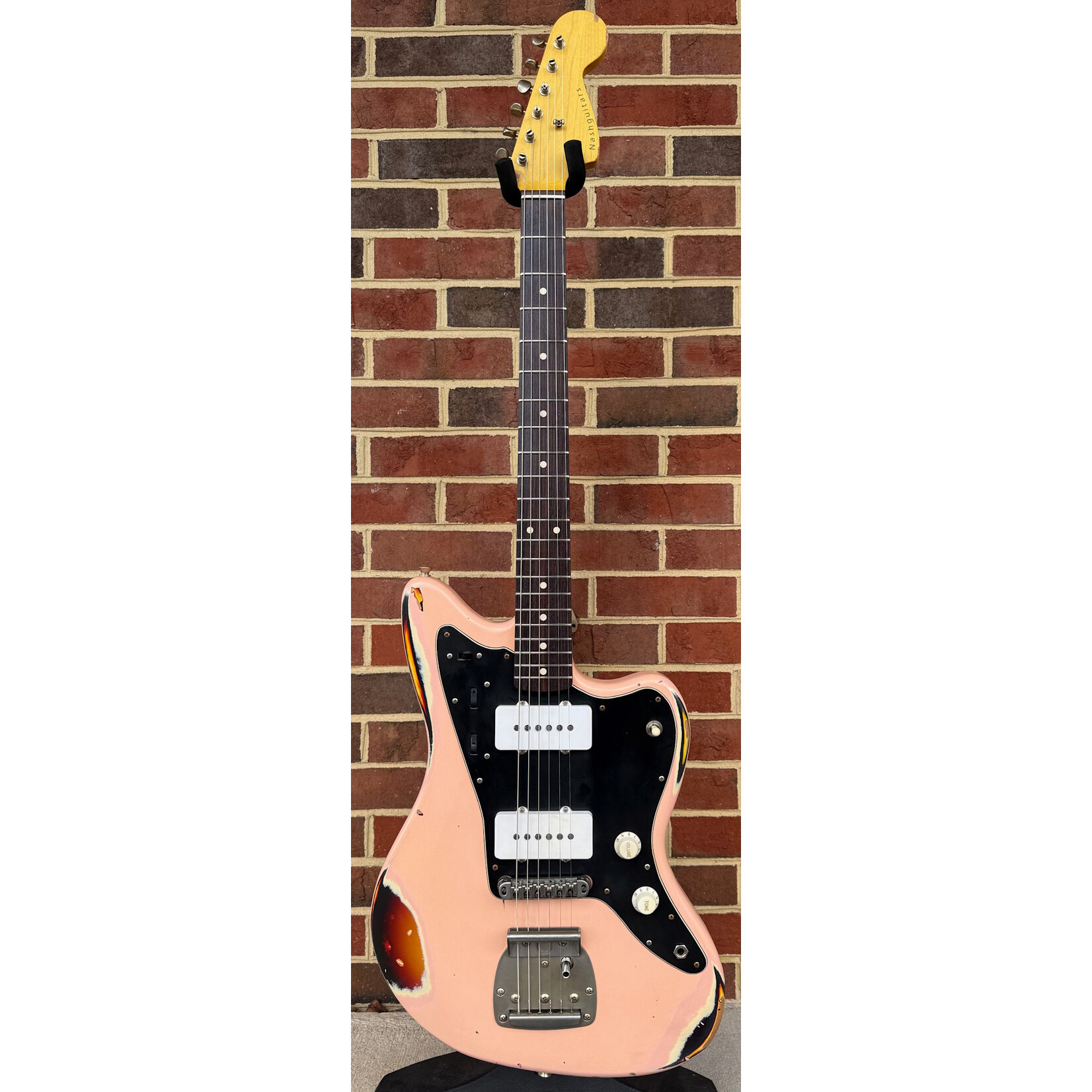 Nash Nash JM-63, Shell Pink Over 3-Tone Burst, Heavy Aging, Alder Body, Maple Neck, Rosewood Fretboard, Lollar Special JM Pickups, Black Pickguard, White Pickups & Knobs, Hardshell Case