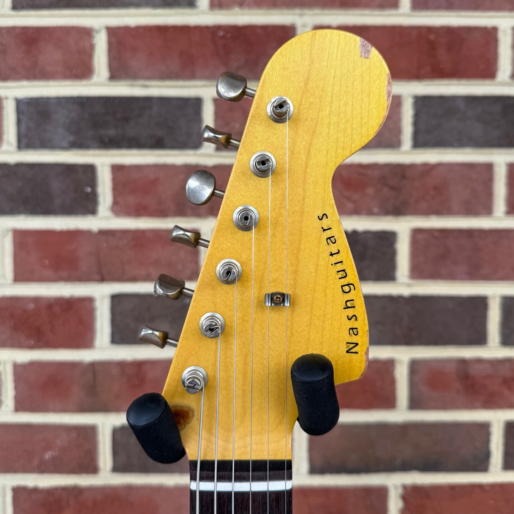 Nash Nash JM-63, Shell Pink Over 3-Tone Burst, Heavy Aging, Alder Body, Maple Neck, Rosewood Fretboard, Lollar Special JM Pickups, Black Pickguard, White Pickups & Knobs, Hardshell Case