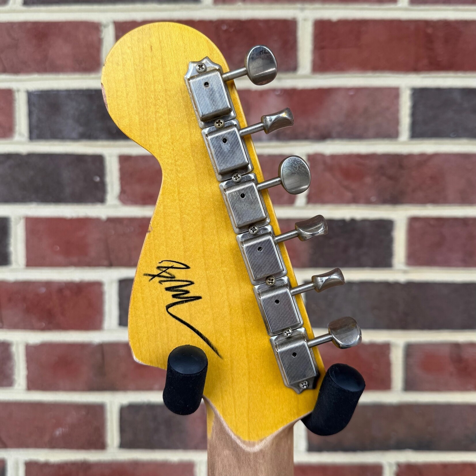 Nash Nash JM-63, Shell Pink Over 3-Tone Burst, Heavy Aging, Alder Body, Maple Neck, Rosewood Fretboard, Lollar Special JM Pickups, Black Pickguard, White Pickups & Knobs, Hardshell Case