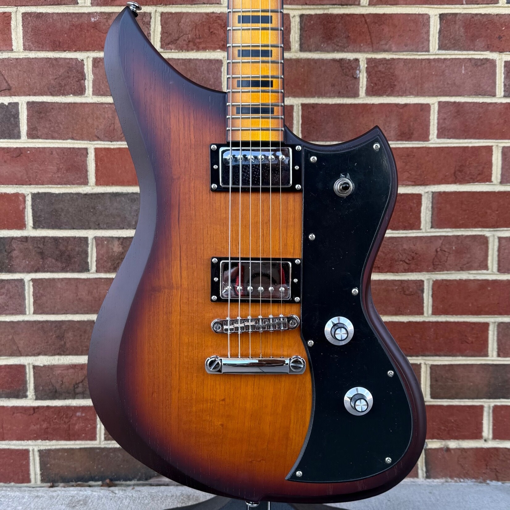 Dunable Guitars Dunable Yeti DE Limited Edition, 1 of 24, Amber Tobacco Burst, Swamp Ash Body, Mahogany Neck, Maple Fretboard, Block Inlays, Dunable Cthulu Pickups, Wilkinson Rotomatic Tuners, Gig Bag