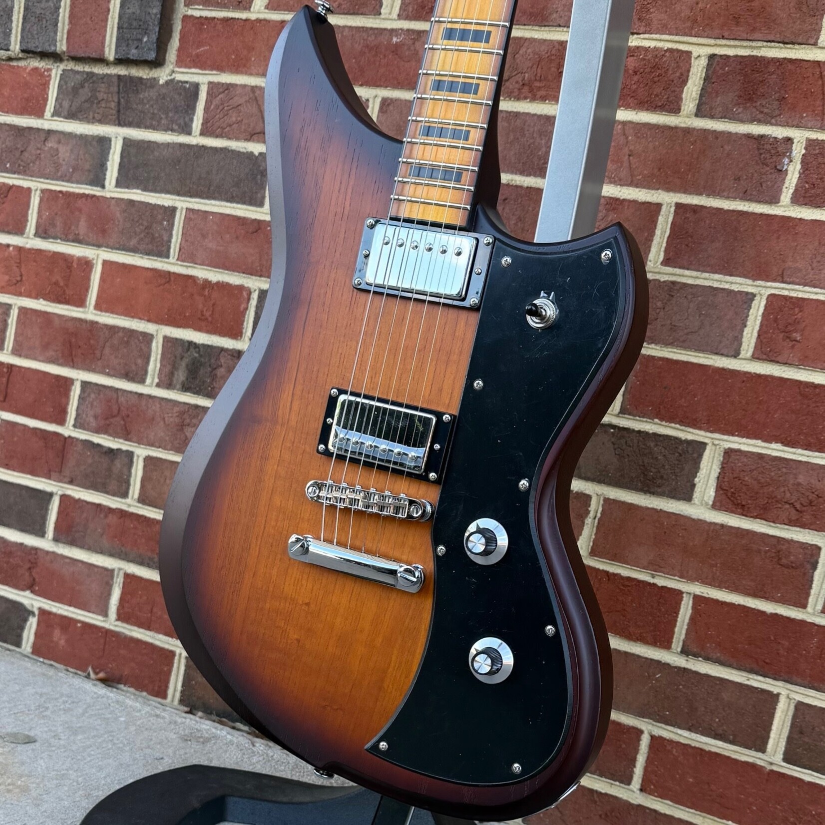 Dunable Guitars Dunable Yeti DE Limited Edition, 1 of 24, Amber Tobacco Burst, Swamp Ash Body, Mahogany Neck, Maple Fretboard, Block Inlays, Dunable Cthulu Pickups, Wilkinson Rotomatic Tuners, Gig Bag