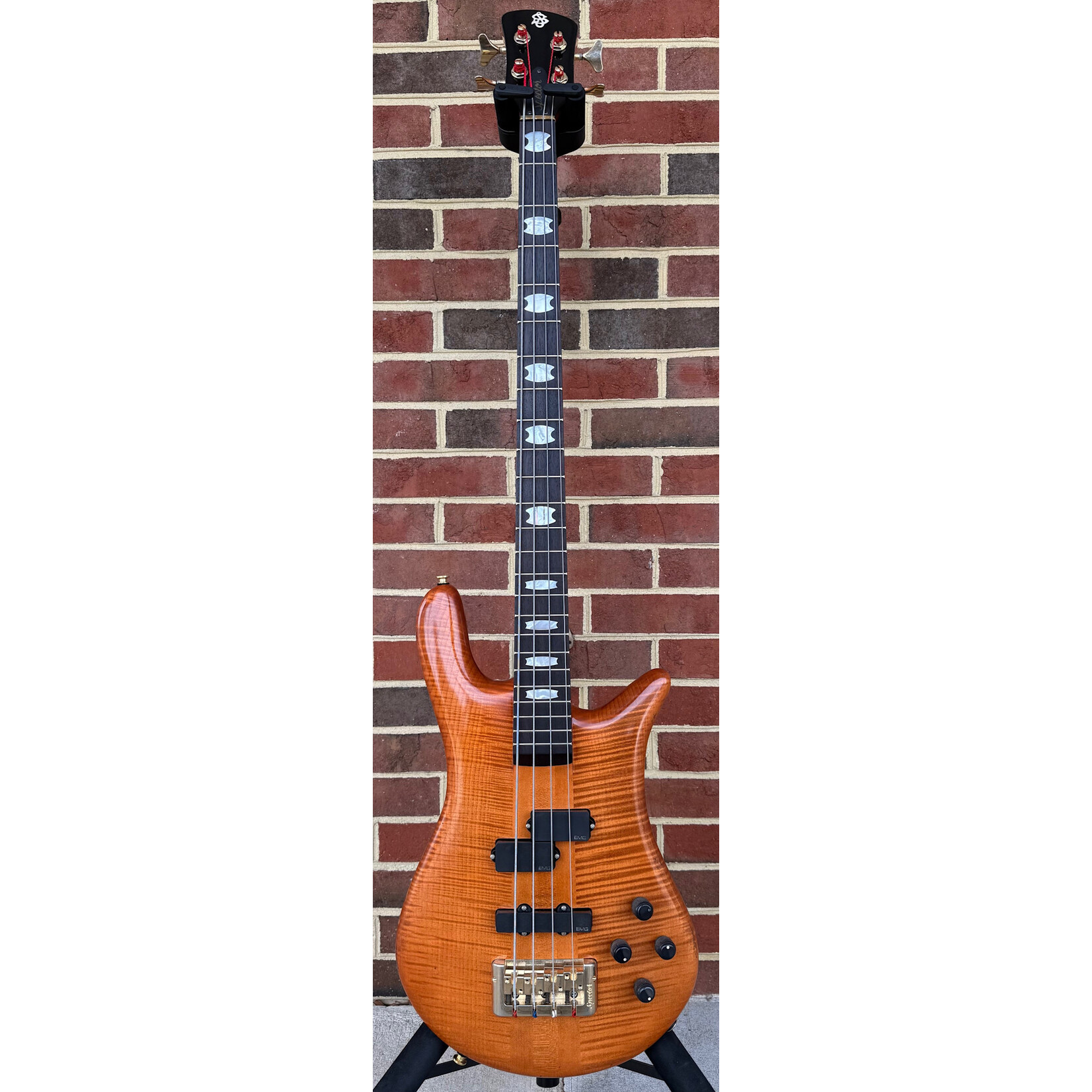 Spector Spector Euro 4 Doug Wimbish Signature Limited Edition, Amber Aged Relic, Figured Maple Top, Plain Maple Body, 3pc Hard Rock Maple Neck, Rosewood Fretboard, EMG DW Pickups, Spector Legacy Preamp, Gig Bag, SN# NB22919