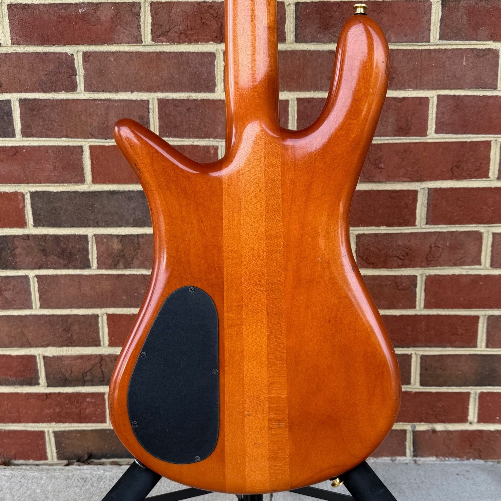 Spector Spector Euro 4 Doug Wimbish Signature Limited Edition, Amber Aged Relic, Figured Maple Top, Plain Maple Body, 3pc Hard Rock Maple Neck, Rosewood Fretboard, EMG DW Pickups, Spector Legacy Preamp, Gig Bag, SN# NB22919