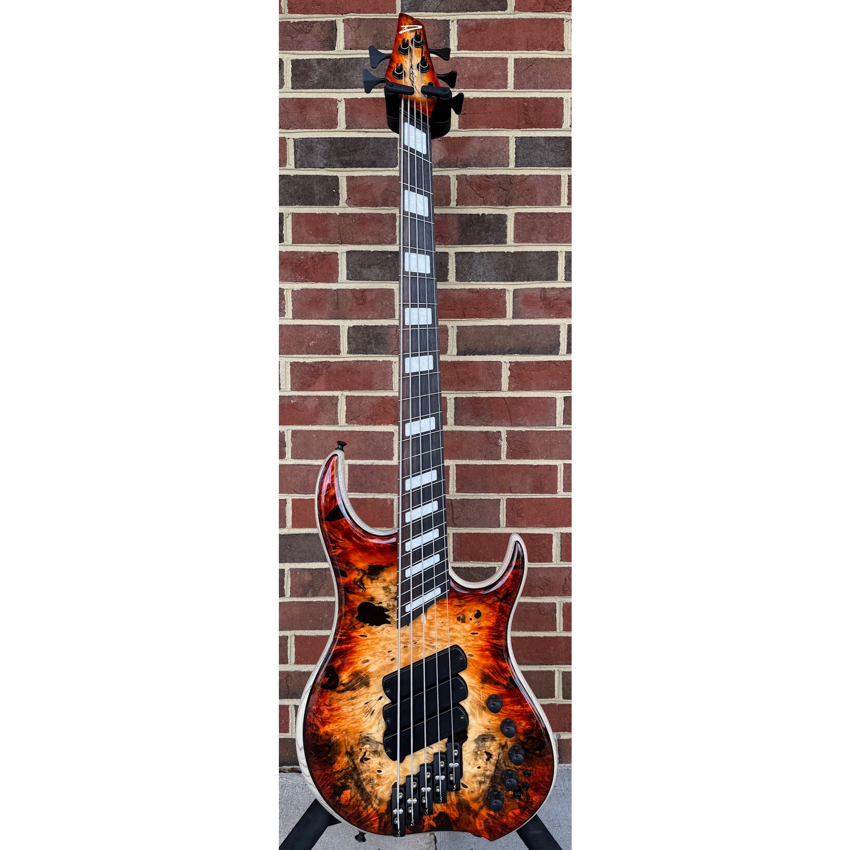 Dingwall Dingwall Custom Z3 5-String, Explosion Burst, Buckeye Burl Top, Wenge Contrast Layer, Swamp Ash Body - Trans White Ceruse with Black Grain Fill, Roasted Ash Neck, Ebony Fretboard, White Pearloid Block Inlays, Neve Preamp w/ Toggles, Dingwall Deluxe Bag