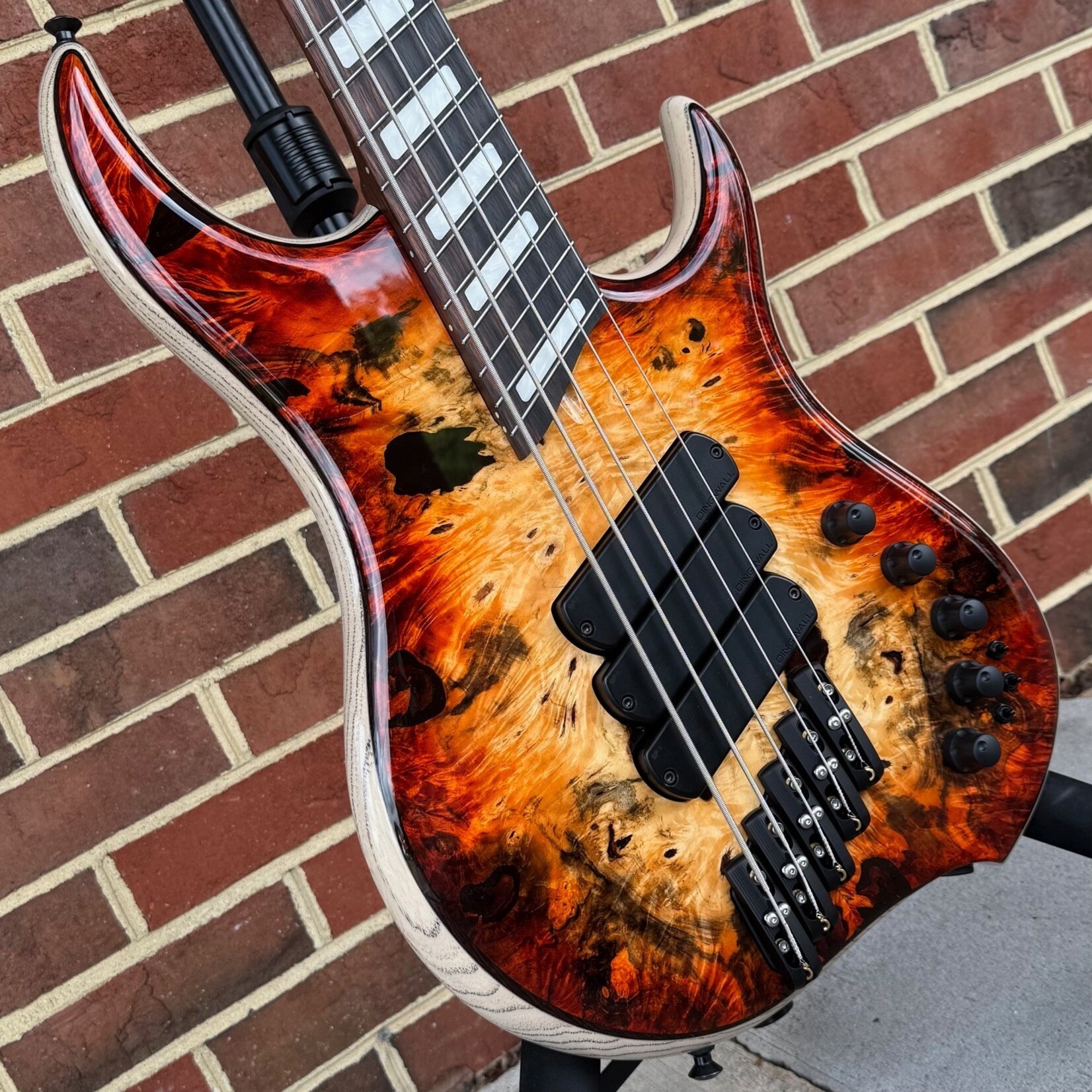 Dingwall Dingwall Custom Z3 5-String, Explosion Burst, Buckeye Burl Top, Wenge Contrast Layer, Swamp Ash Body - Trans White Ceruse with Black Grain Fill, Roasted Ash Neck, Ebony Fretboard, White Pearloid Block Inlays, Neve Preamp w/ Toggles, Dingwall Deluxe Bag