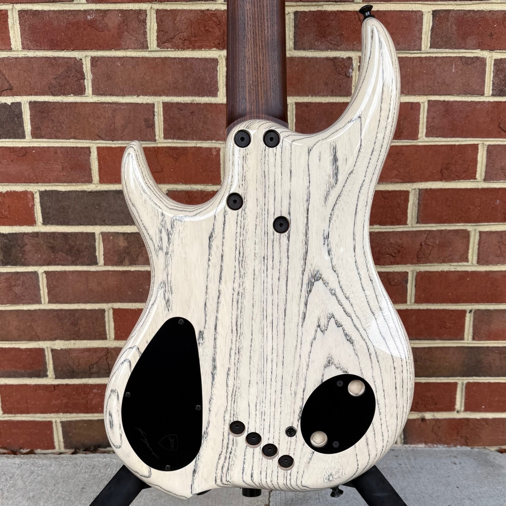 Dingwall Dingwall Custom Z3 5-String, Explosion Burst, Buckeye Burl Top, Wenge Contrast Layer, Swamp Ash Body - Trans White Ceruse with Black Grain Fill, Roasted Ash Neck, Ebony Fretboard, White Pearloid Block Inlays, Neve Preamp w/ Toggles, Dingwall Deluxe Bag