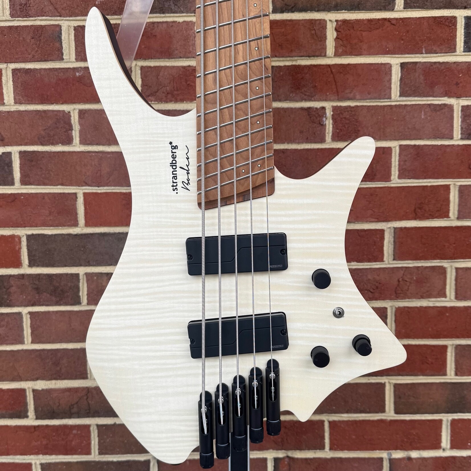 Strandberg Strandberg Boden Bass Standard 5, Natural, American Basswood Body, Flame Maple Top Veneer, Fishman Fluence Pickups, Strandberg EGS Rev2 Mono Rail Bridge, Gig Bag