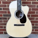 Martin Martin Custom OM/000 12-Fret, Englemann Spruce Top, East Indian Rosewood Back & Sides, Ebony Fretboard & Bridge, Tree of Life Inlay, Slotted Headstock, Torch Headstock Inlay, Hardshell Case