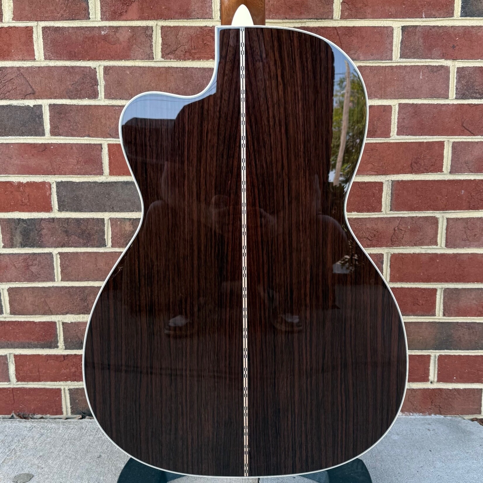 Martin Martin Custom OM/000 12-Fret, Englemann Spruce Top, East Indian Rosewood Back & Sides, Ebony Fretboard & Bridge, Tree of Life Inlay, Slotted Headstock, Torch Headstock Inlay, Hardshell Case