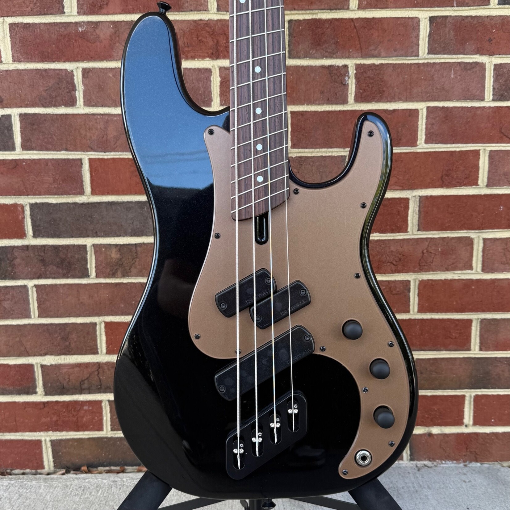 Dingwall Dingwall SP1 4-String, Gloss Metallic Black, Alder Body, Maple Neck, Rosewood Fretboard, Matte Coco Gold Pickguard, Gig Bag, SN# IE250101515